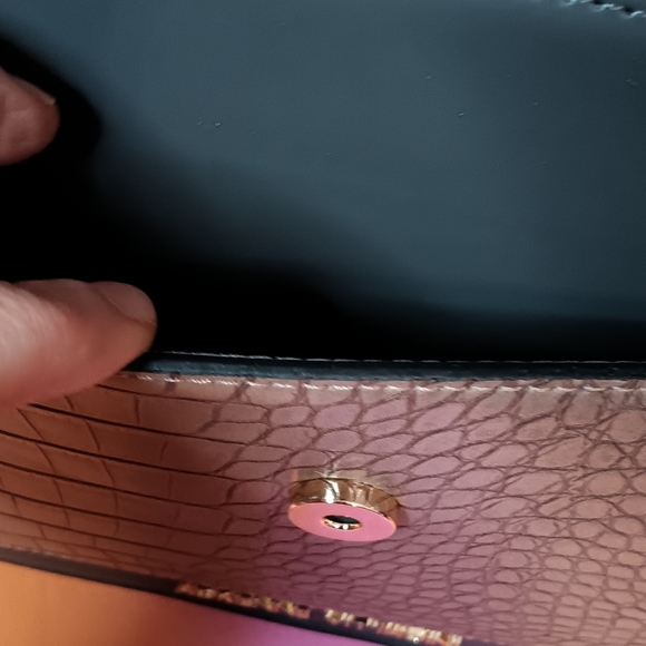 Adrienne Vittadini Handbag - Picture 7 of 12